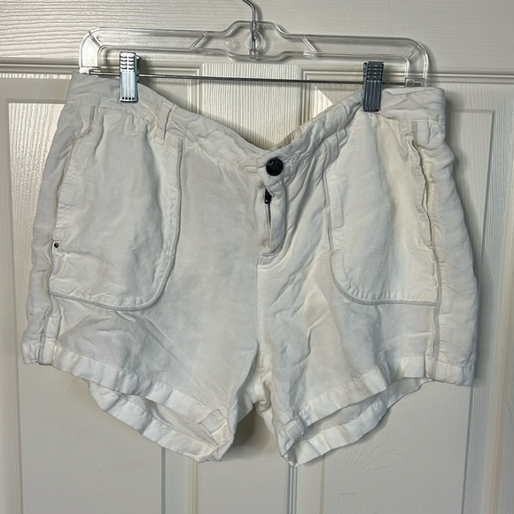 Lole linen shorts. So cute and kicky. - Picture 1 of 7